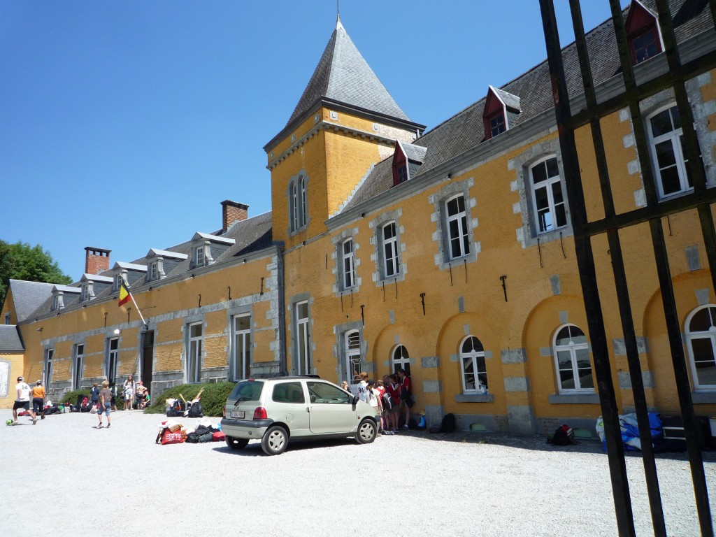 Les Lutins et les loups sont arrivés. La vie de château peut commencer.